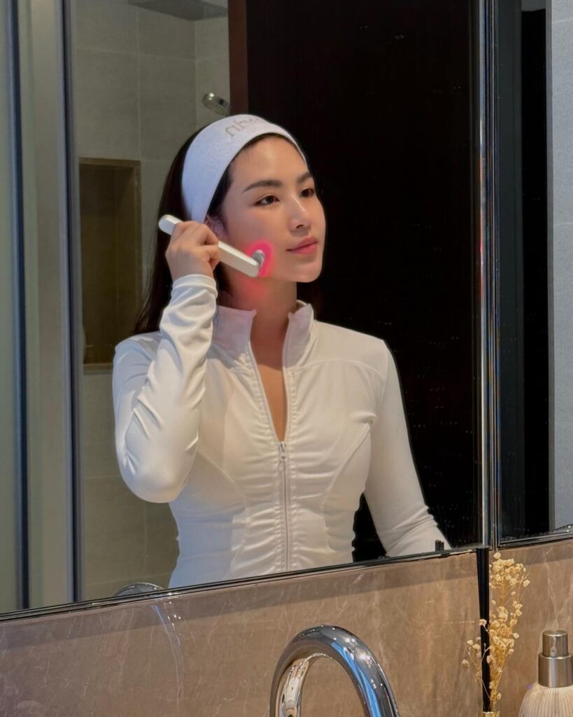 หน้าหย่อนคล้อย ร่องแก้มลึก