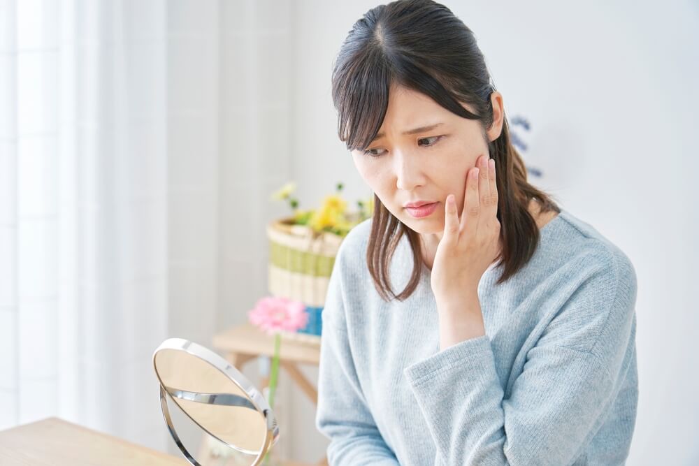  แก้มหย่อนคล้อย